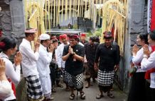 Bupati Sanjaya Apresiasi Persatuan Krama Pemenang dalam Membangun Yadnya Yadnya