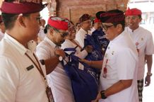 Bupati Sanjaya Beserta Jajaran Sembahyang Purnama di Pura Luhur Batukau, Sekaligus Serahkan Bantuan Kepada Masyarakat Terdampak Bencana Tabanan