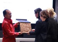 Christian Dior Tegaskan Komitmen Kerja Sama dengan Pemprov Bali Dalam Manfaatkan Produk Kain Tenun Endek Bali kerja sama