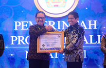 Komit Hadirkan Pelayanan Publik Prima, Provinsi Bali Raih Penghargaan Tertinggi dan Penghargaan Khusus Dari Ombudsman RI Provinsi Bali terima penghargaan