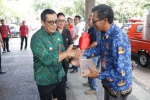 Bupati Tabanan Salurkan Bantuan CSR dari PT. HM. Sampoerna Tbk CSR