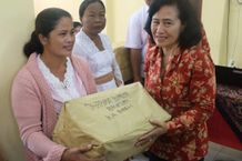 Aksi Sosial dan Berbagi Dharma Wanita Persatuan Kabupaten Bangli DWP