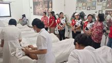 Sagung Antari Jaya Negara Tinjau Pelaksanaan Ujian Kompetensi Tata Kecantikan Kulit Anggota TP PKK Kelurahan Padangsambian Sagung Antari Jaya Negara