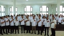 Sukses Wujudkan Desa Mandiri, 32 Kepala Desa di Jembrana Terima Lencana Jembrana