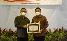 Wali Kota Jaya Negara Serahkan Penghargaan Denpasar CSR/TJSL Tahun 2022, Wujud Apresiasi Bagi Stakeholder Dalam Dukung Pembangunan Denpasar Wali Kota Denpasar
