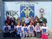 Sejumlah Napi di Lapas Perempuan Kerobokan Terima Rapor napi lapas