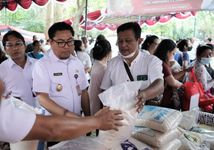 Sediakan Kebutuhan Pokok dengan Harga Terjangkau, Pemkot Denpasar Kembali Gelar Operasi Pasar operasi pasar