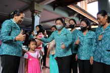 Sagung Antari Jaya Negara Tutup Posyandu Paripurna di Banjar Kaja Kelurahan Sesetan posyandu