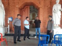 Kapolsek Dentim Pastikan Keamanan Gereja Jelang Perayaan Natal Kapolsek Dentim