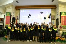 Penyerahan Sertifikat Kelulusan Program Internasional Sport and Physiotherapy Periode Winter Semester 2022 fk unud