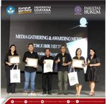 Tim UPIKS FH Unud dapat Tiga Penghargaan pada Media Gathering dan Awarding Night fh unud