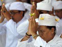 Umat Diminta Sembahyang Secara Mandiri di Pura Ponjok Batu Saat Nyepi Adat Bangkah Pura Ponjok Batu