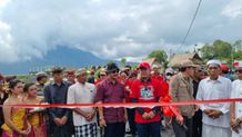 Bupati Sedana Arta Resmikan Dua Ruas Jalan di Desa Songan Desa Songan