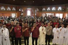 Bupati Tabanan Rayakan Momen Natal Bersama Masyarakat dengan Khidmat dan Damai Natal