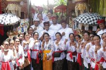 Perwujudan Dukungan Kepada Masyarakat, Bupati Sanjaya Hadiri Karya Ngenteg Linggih Kahyangan Prajapati Desa Adat Pejaten Desa Adat Pejaten