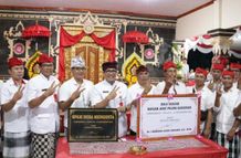 Diawali Linuh, Bupati Sanjaya Resmikan Balai Banjar Piling Kanginan Linuh