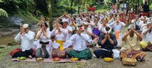 Wakil Bupati Mulang Pekelem di Goa Rajo Waterfall Goa Rajo Waterfall