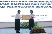 Bantuan dan Dedikasi Yayasan WINGS Peduli Mendapat Penghargaan dari Kementerian Sosial RI WINGS