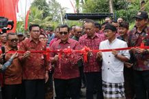 Berkantor di Desa Munduk Temu, Bupati Tabanan Ajak Jajaran dan Masyarakat Membangun Secara Efektif dan Efisien Ngantor di Desa