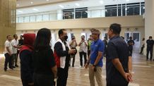 Geliat Kebangkitan Sektor Pariwisata, Menparekraf RI Sambut Turis Asing Pertama di 2023 Menparekraf Sambut Wisman