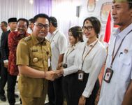 Wawali Arya Wibawa Hadiri Pelantikan PPK Se-Kota Denpasar, Tekankan Sinergitas Bersama Sukseskan Pesta Demokrasi Pemilu 2024 pelantikan anggota PPK