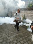 Tekan Peningkatan Kasus DBD, Desa Padangsambian Klod Laksanakan Fogging Focus Fogging Focus