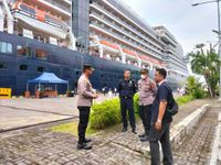 MV Westerdam Tiba di Benoa, Ribuan Wisman Masuk ke Bali Mv Westerdam