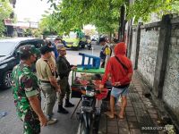 Kembalikan Fungsi Jalan dan Trotoar, Kelurahan Sesetan Tertibkan Belasan PKL dan Pedagang Bermobil Penertiban PKL