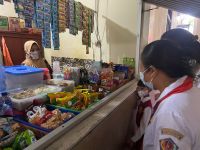Cegah Meluasnya Penggunaan Nitrogen Cair Pada Panganan, Puskesmas Densel IV Pantau Kantin Sekolah Pantau Kantin Sekolah