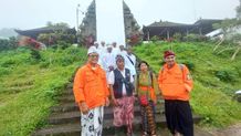 Gali Potensi Energi Terbarukan, Yayasan Catra Mukya Wanantara Tanam Pohon di Pura Luhur Batu Lumbung Energi Terbarukan