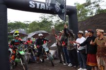 Bupati Bangli Lepas Peserta Speed Erawang Adventure Trail di Desa Abang Batudinding Trail