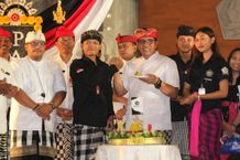 Bupati Sanjaya Hadiri Perayaan Hari Ulang Tahun Paiketan Sekaa Teruna Adat Kota Tabanan HUT Paiketan
