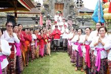Dukung Kekompakan Desa Senganan, Bupati Tabanan Hadiri Uleman Pujawali di Pura Luhur Pucak Bukit Puun Pucak Bukit Puun