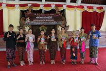 Rangkaian Bulan Bahasa Bali V, Kelurahan Renon Luncurkan Buku Kumpulan Puisi Siswa SD Buku Kumpulan Puisi