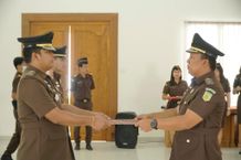 Kejari Badung Rotasi Sejumlah Pejabat Setingkat Kepala Seksi Sertijab