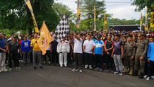 Peringati Dua Tahun Kepemimpinan, Tamba – Ipat Jalan Sehat Bersama Ribuan Warga Jembrana Peringati 2 tahun kepemimpinan