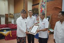 Buka Musyawarah Kerja PMI Kota Denpasar Ke-VII, Wawali Arya Wibawa Minta PMI Tingkatkan Pelayanan Kemanusiaan Musyawarah Kerja PMI Kota