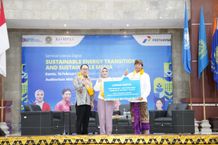 Seminar Literasi Digital di Universitas Udayana, Mahasiswa Diajak Kenali Isu Keberlanjutan UNUD