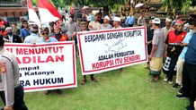 Kasus Vandalisme Jalan di Tempat, Massa Desak Polres Buleleng Segera Ungkap Pelaku Vandalisme