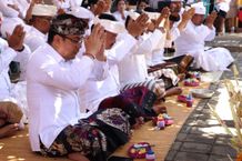 Wawali Arya Wibawa Hadiri Puncak Karya Pura Dalem Pakuwon Panjer Pura Dalem Pakuwon Panjer
