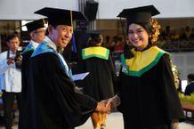 Selenggarakan Wisuda Pertama di Tahun 2023, Universitas Udayana Lepas 1.221 Wisudawan Unud