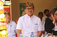 Pimpin Apel Peringatan HUT Ke-419 Kota Sigaraja, Pj Bupati Lihadnyana Ajak Masyarakat Dorong Ekonomi Kerakyatan Pj Bupati Lihadnyana