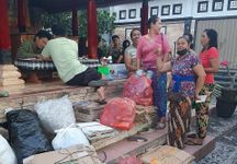 Bank Sampah Dharma Laksana Fasilitasi Kader PKK Lingkungan Kaja Panjer Lakukan Pemilahan Sampah Berbasis Sumber Bank Sampah