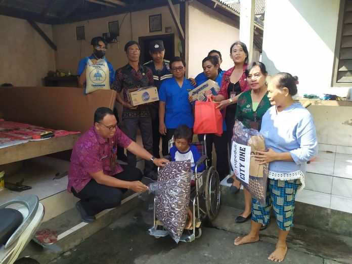Berbagi Kepada Disabilitas