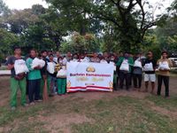 Bantu Ringankan Beban, Polda Bali Salurkan Bantuan Sembako ke Petugas DLHK Denpasar Sembako
