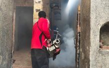 Waspadai Kenaikan DBD, Puskesmas II Densel Lakukan Fogging Focus di Desa Sanur Kauh Fogging Focus