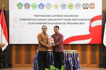 Wali Kota Jaya Negara Serahkan Laporan Keuangan An Audited TA. 2022 Kepada BPK RI Perwakilan Bali Serahkan Laporan Keuangan