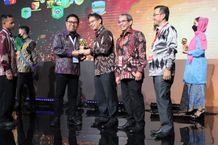 Pemkot Denpasar Terima Penghargaan UHC dari Wakil Presiden RI Penghargaan UHC