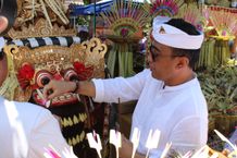 Wali Kota Jaya Negara Ngratep Sesuhunan Ida Ratu Ngurah Manik Tirta Pura Ratu Made Agung Paang Kelod Upacara Ngratep