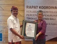 Catat Angka 5,5%, Kota Denpasar Raih Penghargaan Prevalensi Angka Stunting Terendah di Bali penghargaan